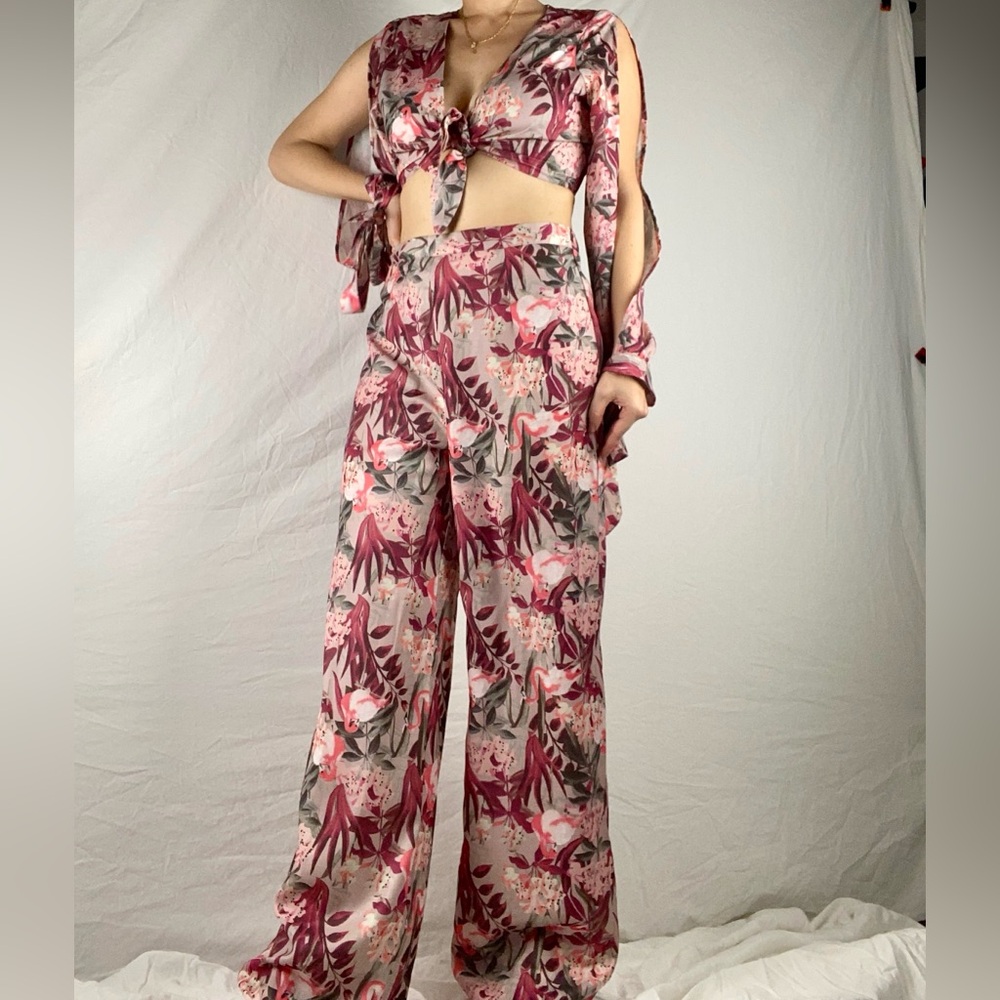 NEVER WORN two matching piece pant set